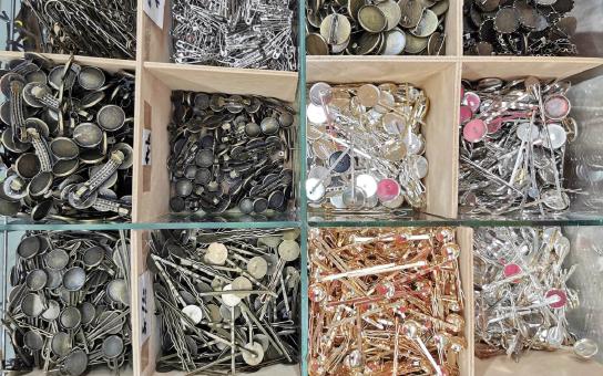 Lůžka na pryskyřici