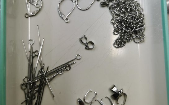 Komponenty z chirurgické oceli