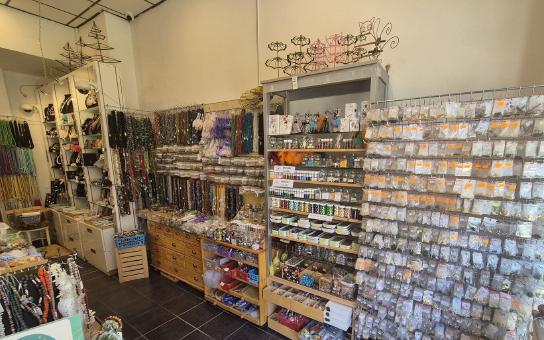 Komponenty na výrobu bižuterie a praktickém balení