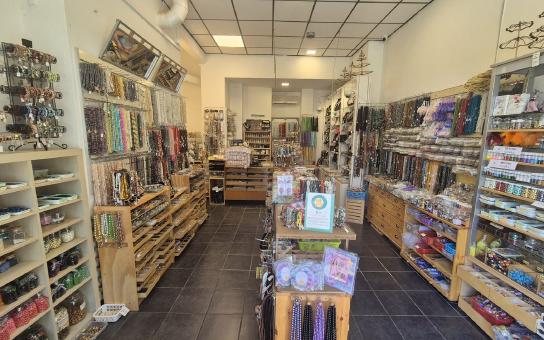 Prodejna plná korálků!