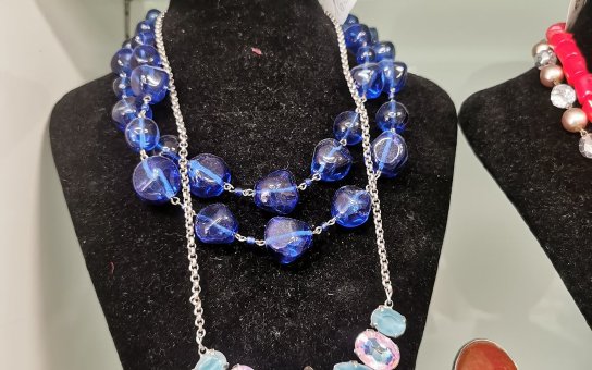 Ukázka hotových náhrdelníků